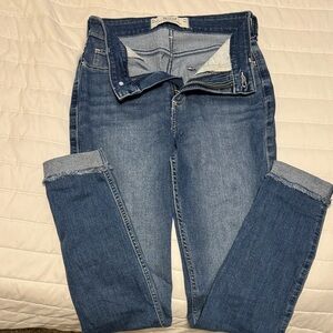 Hollister Blue Jeans- short 00/24